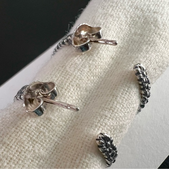 Retired James Avery Delicate Margarita Spanish Daisy hoop earrings. NEW. - Picture 6 of 9